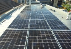 名古屋支店へ太陽光設置（2012年7月）