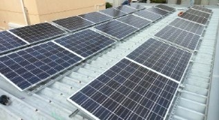 浜松営業所へ太陽光設置（2013年3月）